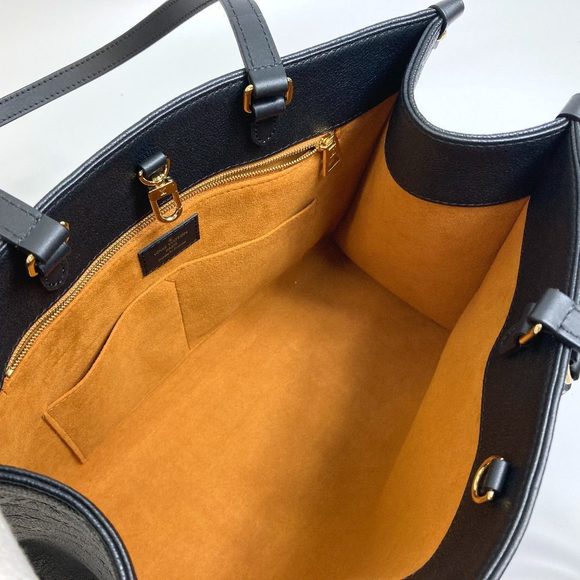 Louis Vuitton Empreinte Leather Onthego MM Tote Bag - Picture 7 of 9